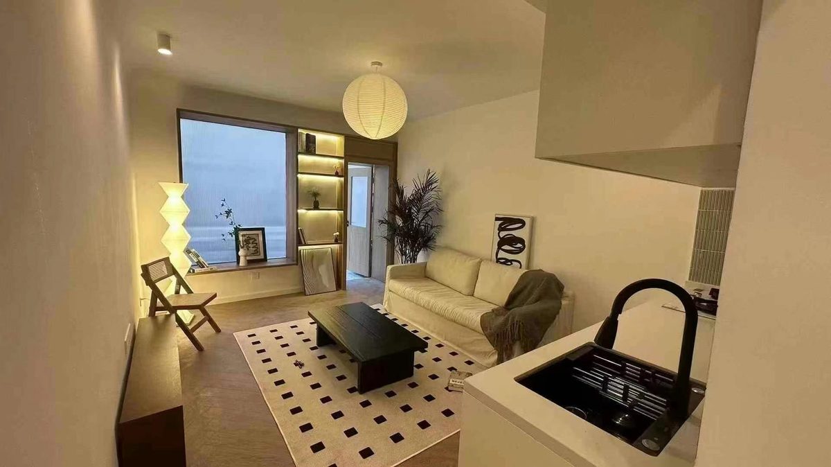 1br,8.8k,jiangsu rd(line2/11)