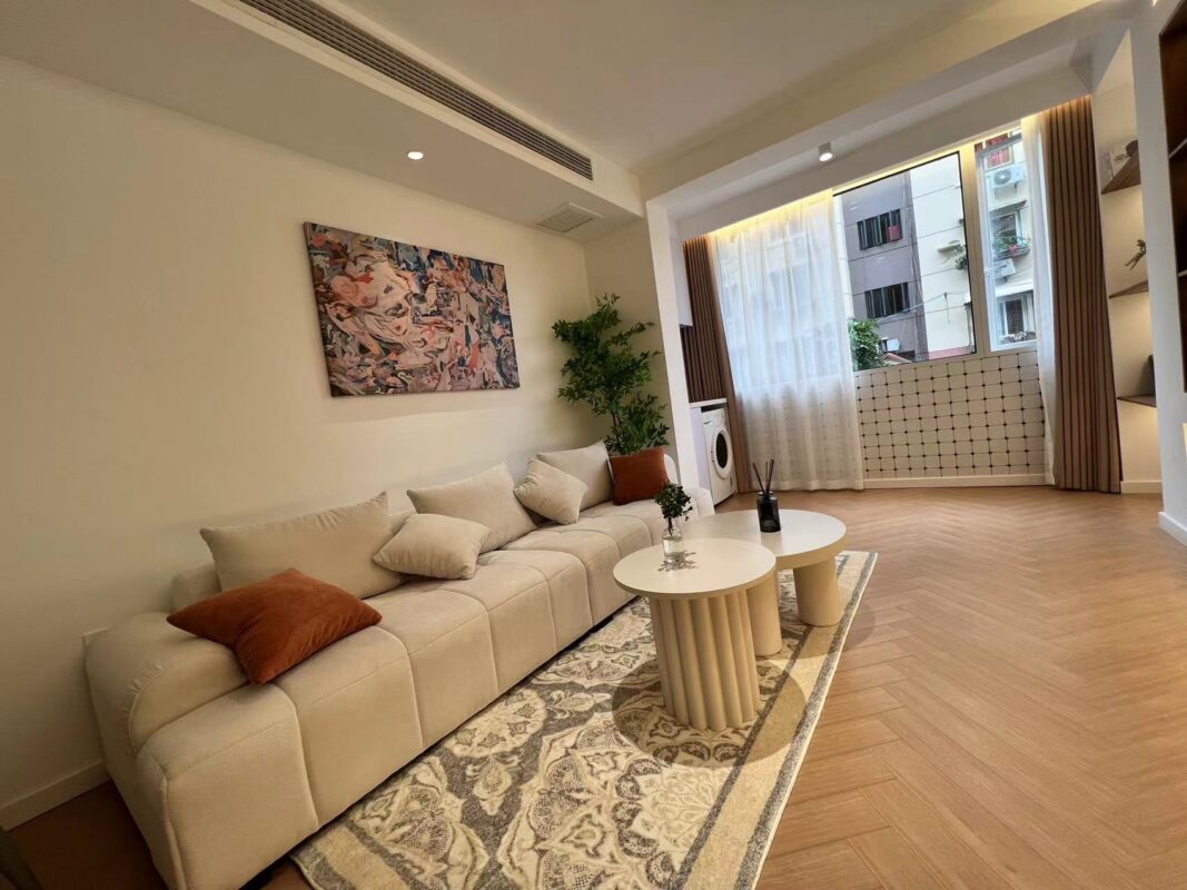 1br,10.8k,jiangsu rd(line2/11)