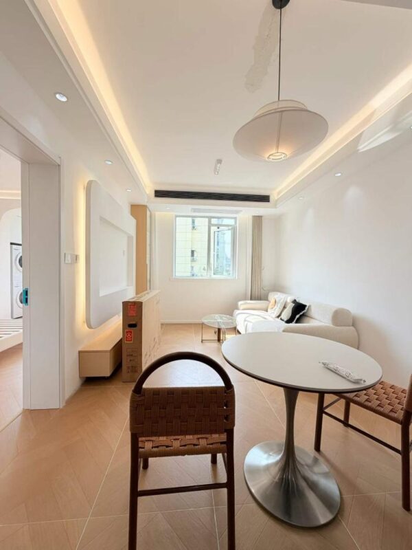 1br，9.5k，jiangsu rd（line2/11）