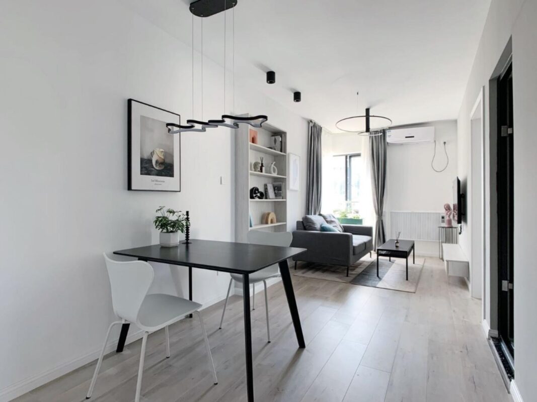 1br，8.8k，jiangsu rd（line2/11）
