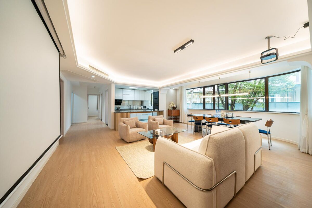 4br 2ba，28.8k，jing’an temple（line2/7）