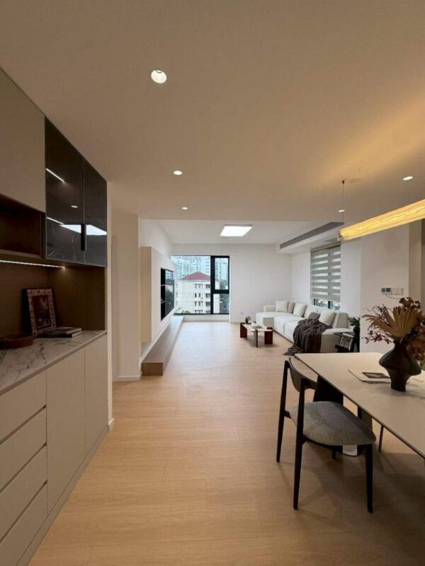 2br，21k，loushanguan rd（line2/15）